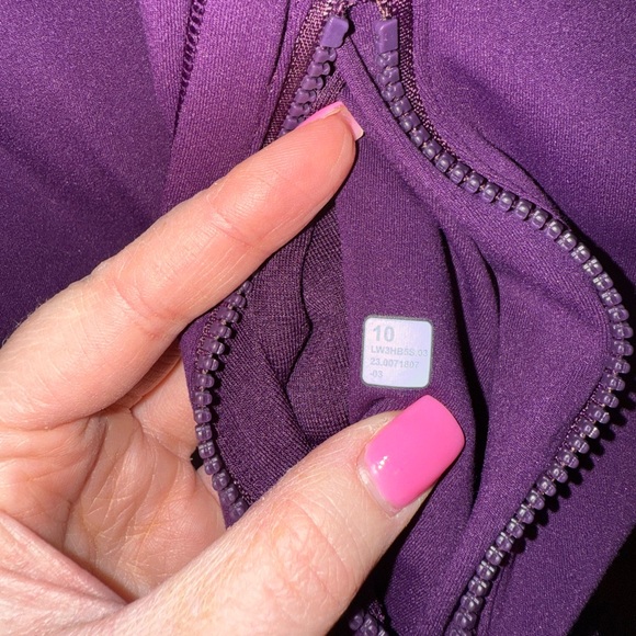 Lululemon Nulu Cropped Define Jacket Dramatic Magenta Size 10 Great Condition - Picture 5 of 5